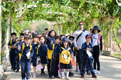 新府学外国语学校 行走在秋季 | 一次城堡里的探索之旅