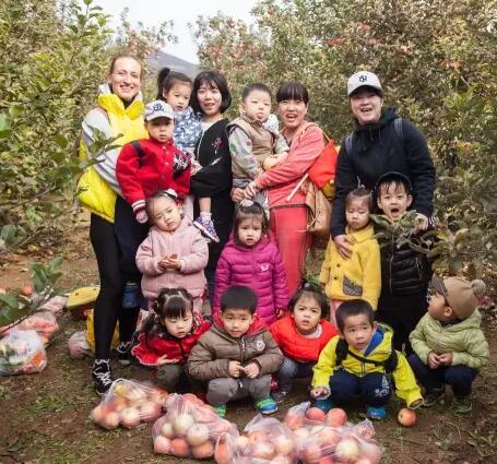 北京王府幼儿园秋游采摘活动