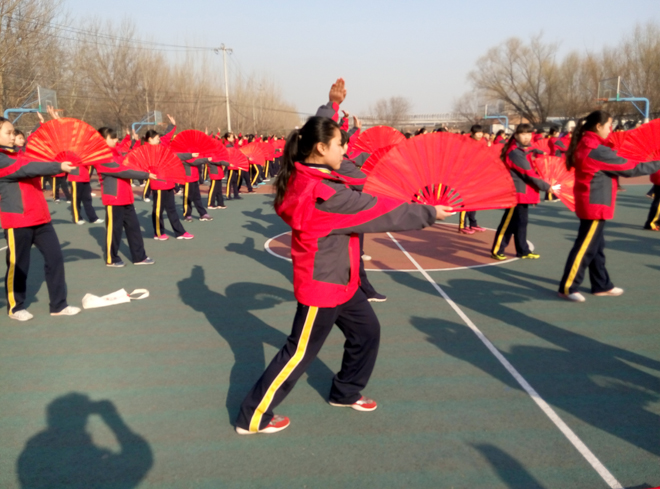 北京中关村外国语学校扇子舞