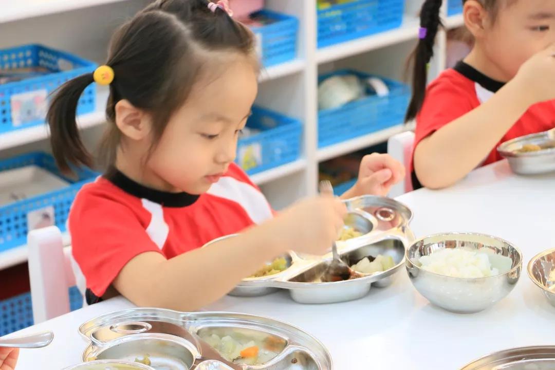 在北京爱迪幼儿园的一天，你的孩子是这样度过的...