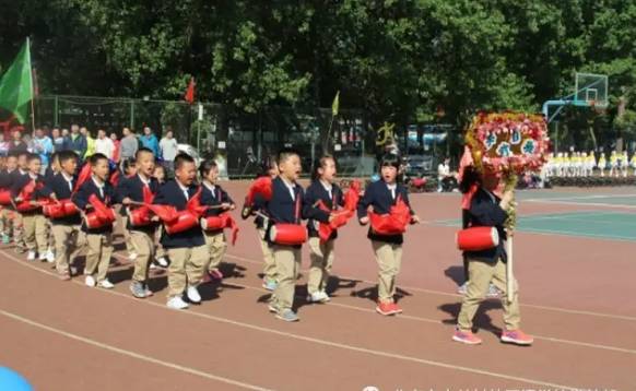 中关村外国语学校学前部第七届春季亲子运动会